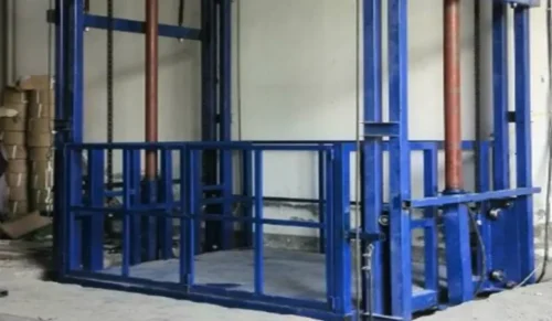 Why Custom-Engineered Industrial Lifts Outperform Standard Models